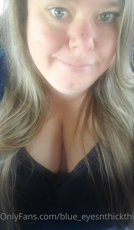 blue eyesnthickthighs beautiful model photo