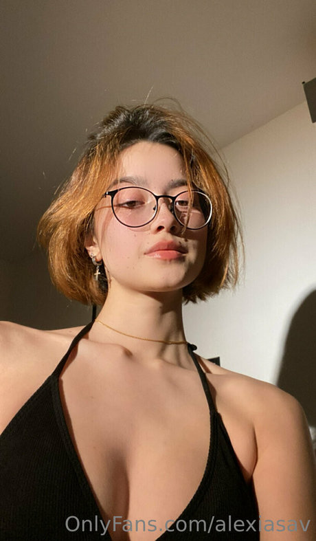 Alexiasav star hot image
