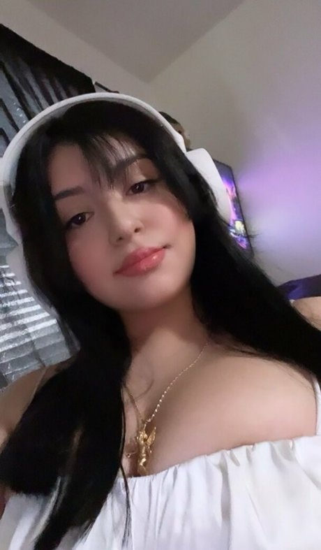 escieh actress photo