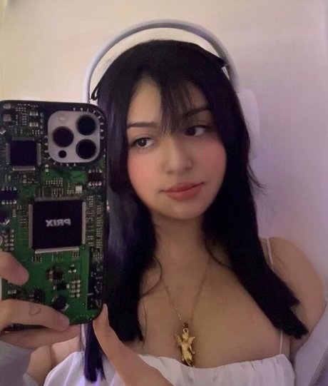 escieh star erotic photo