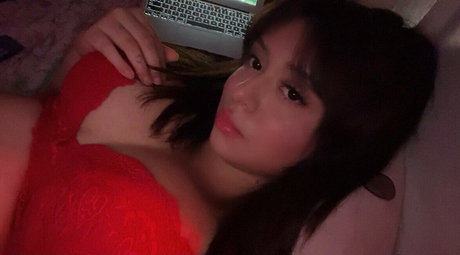 escieh nude actress image