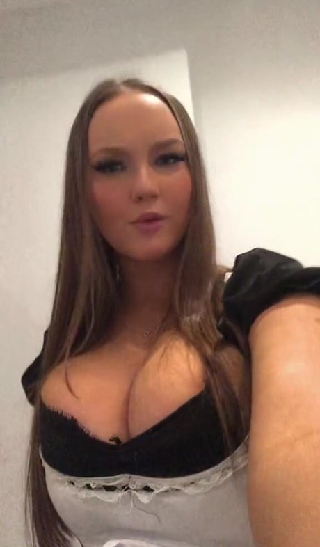 Ella B xxx actress pics