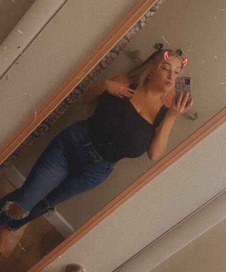 Destinee C star art gallery