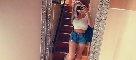 Livipip exclusive model pic