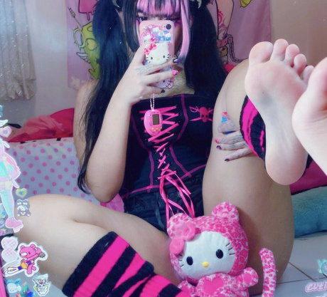 Lynn Chaann beautiful star pictures