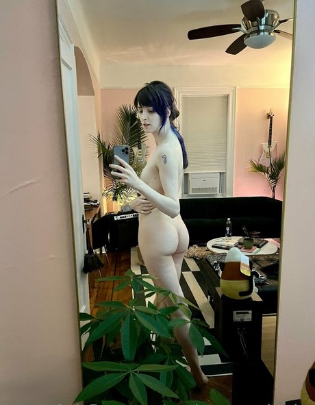 Madamepsychosiss star sexy picture