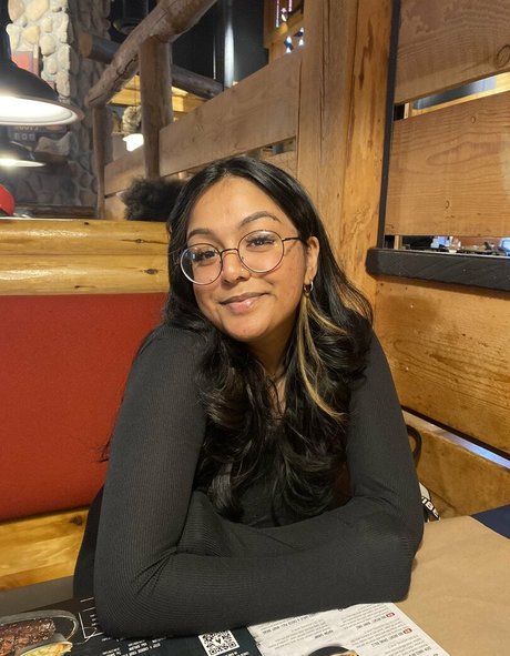 ineedsumfok model xxx photo