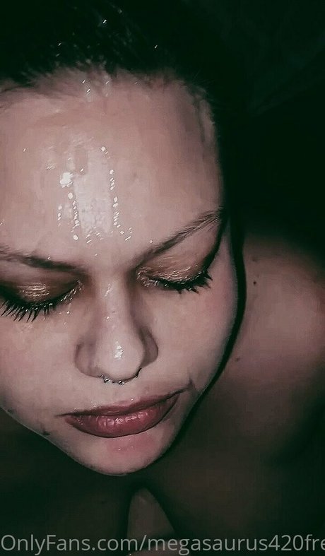 megasaurus420xofree exclusive pornstar photos