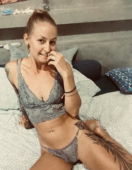 beebeefitgirl hot model pictures