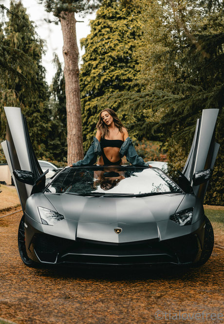 tia love porn actress pictures