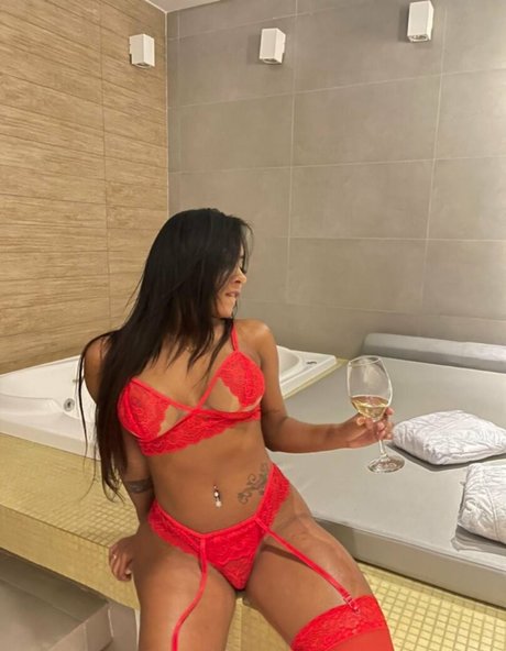 Mirela Vasconcelos erotic model archive