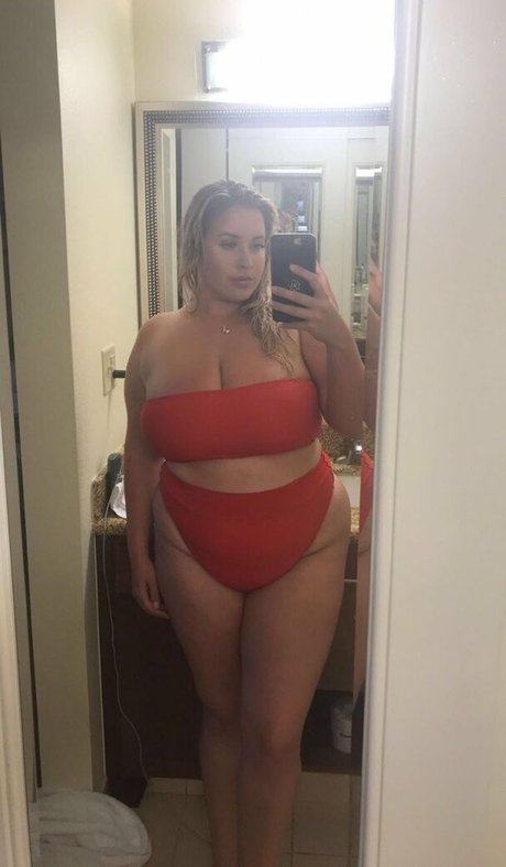 Lo Sangstaaa model art galleries