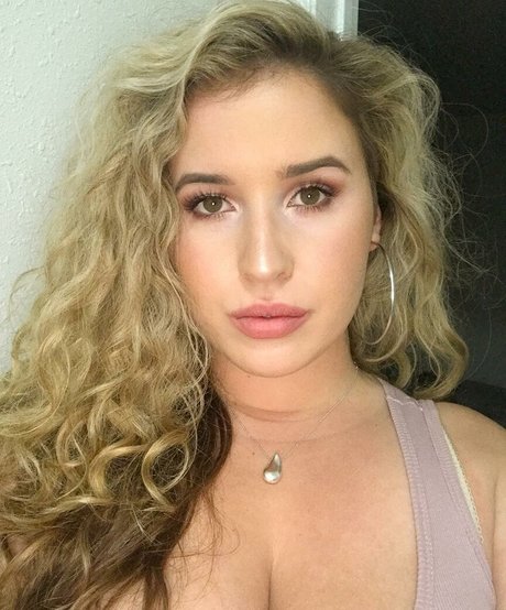 Lo Sangstaaa model exclusive photos