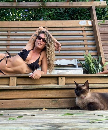 Maria Joana star top pictures