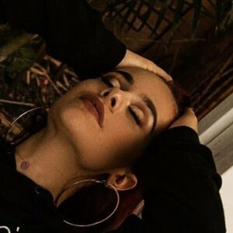 latinaqueen_ pretty model images