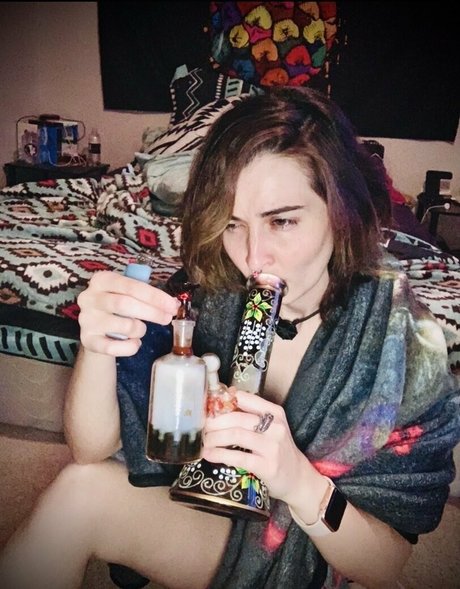 sultriefetche4u model top photo