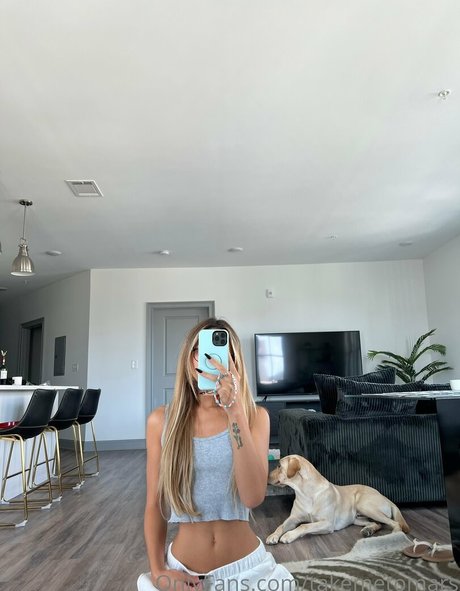 takemetomars hot star pic