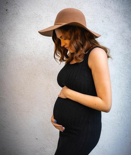 Eliza Taylor exclusive star galleries