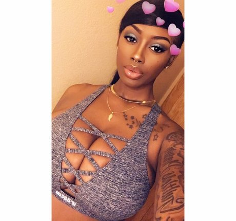 NonnieBaby star exclusive image