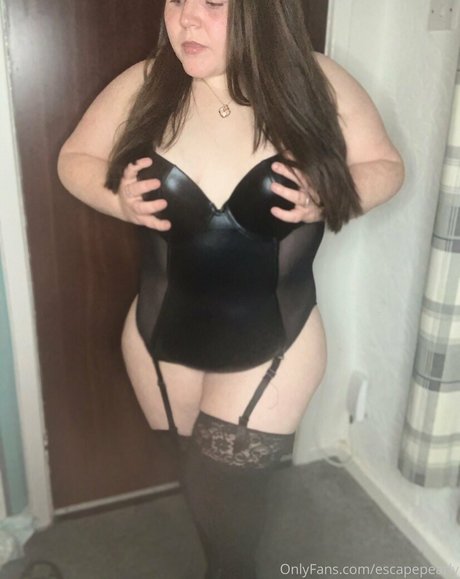 escapepearly hot star img