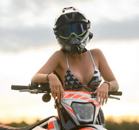 Sumozopfie star naked photo