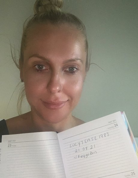 Lucy Tease star sexy picture