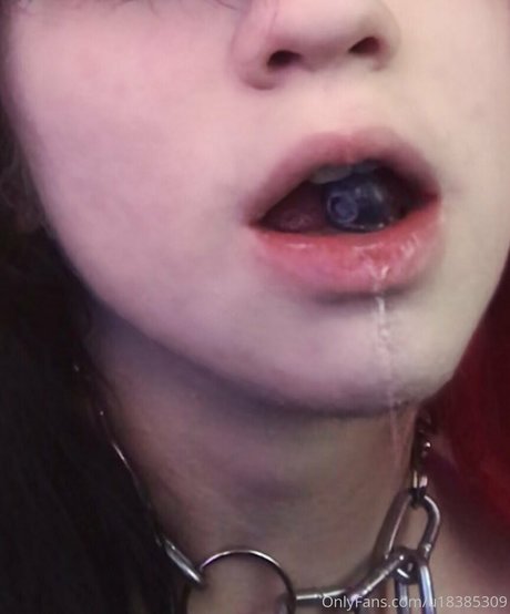 strawberryswitch model naked img