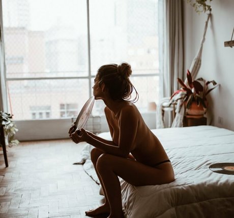 Victoria Basseto model pornographic photos