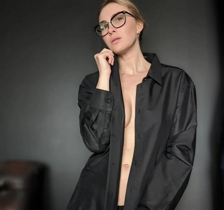 Mallory Moore model exclusive galleries