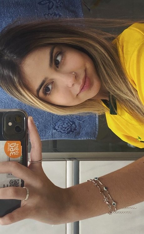 Daniella Chechia star exclusive photo