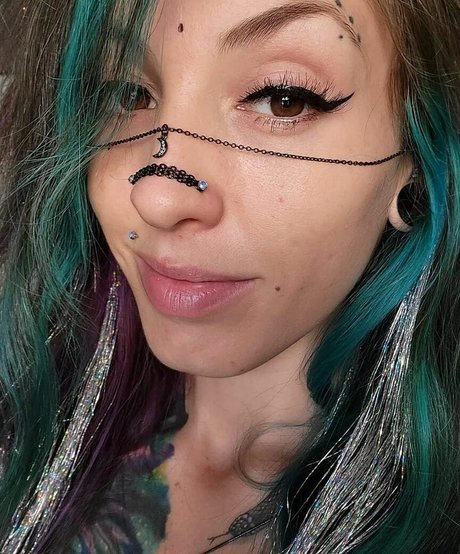 hollyborealis erotic actress picture