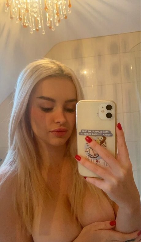 lolilealaefree model naked images