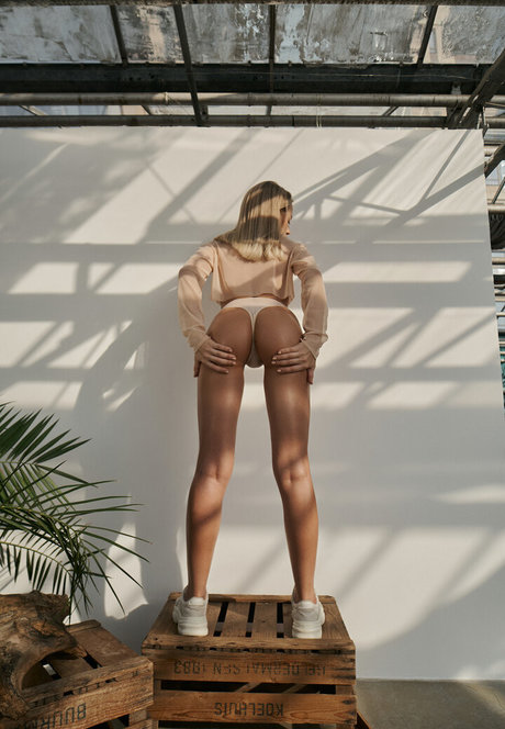 your lulu beautiful model pic