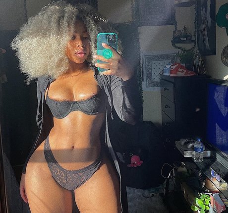 liamirandalinzy art pornstar photos