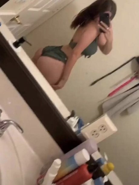 Emiliee Russo model nice images