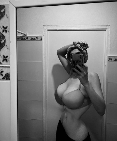 Castiza Vixens model beautiful archive