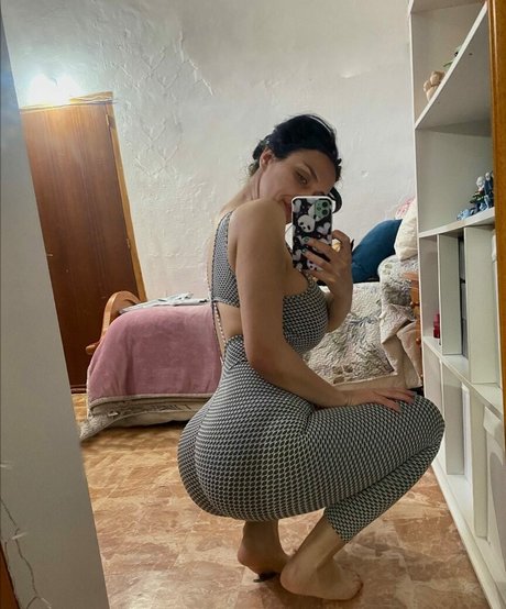 Castiza Vixens model porn gallery