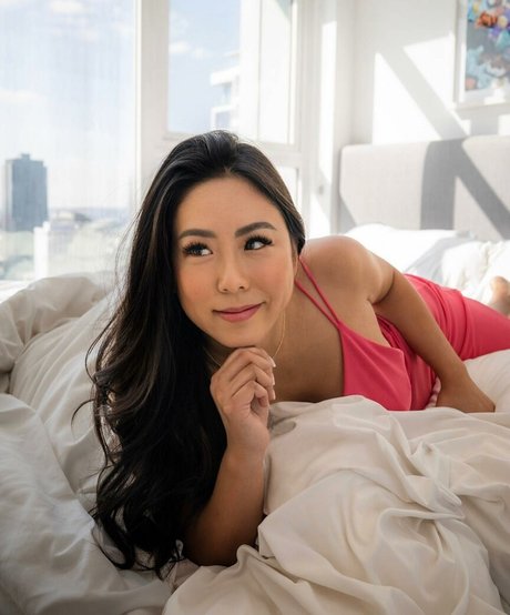 Dr Tara erotic model img