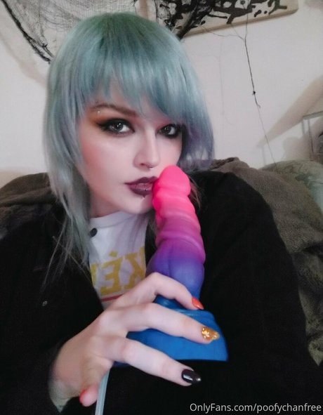 poofychanfree model adult images