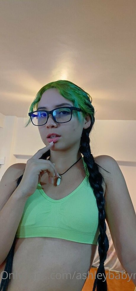 ashleybabymodel naked actress pic