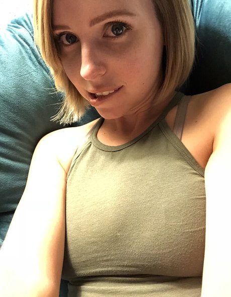 haydenxwinters model naked picture