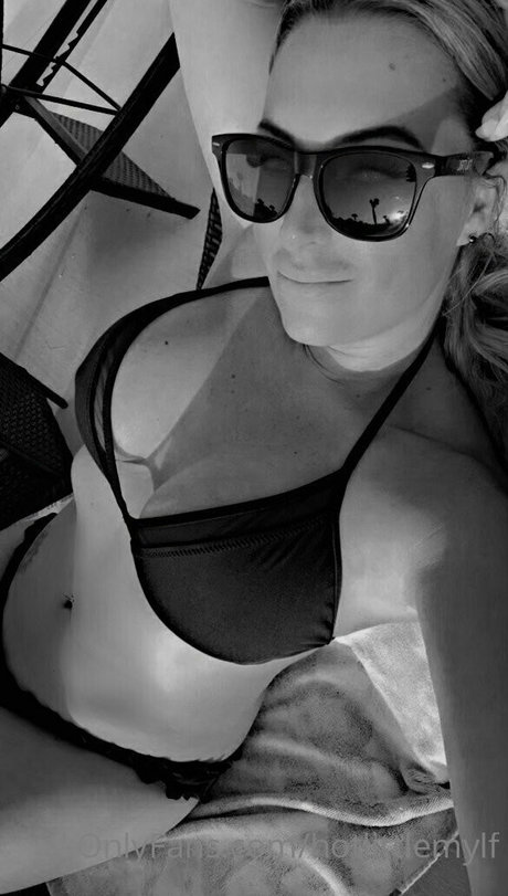 hotlittlemylf pornstar xxx pics