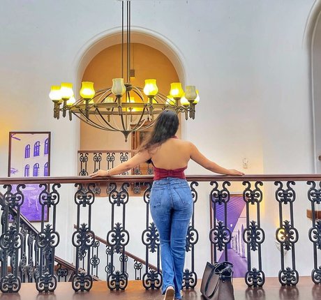 Nimesha Jayarathne star hot picture