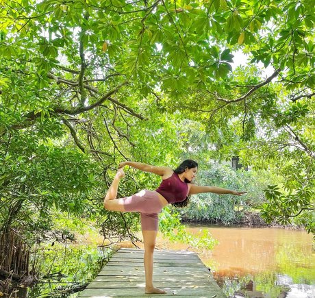 Nimesha Jayarathne top pornstar pictures