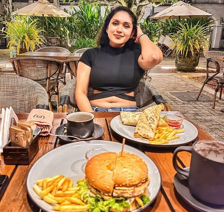 Nimesha Jayarathne model perfect archive