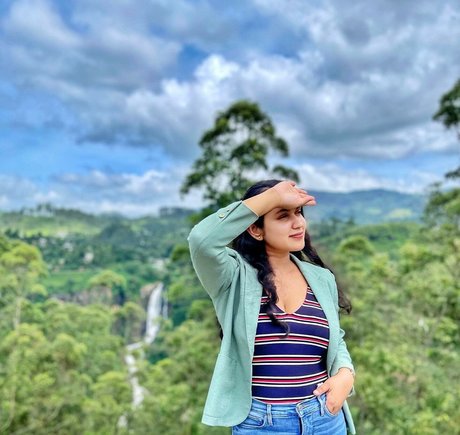 Nimesha Jayarathne free actress photo