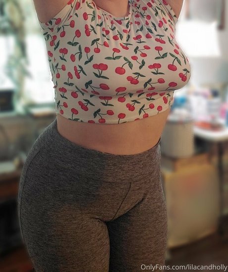 lilacandholly hot star pic