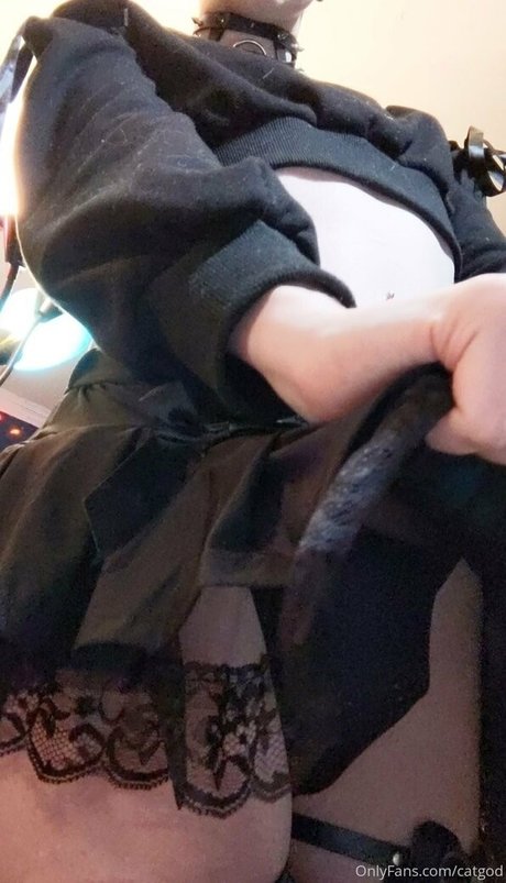 catgod x pretty model img