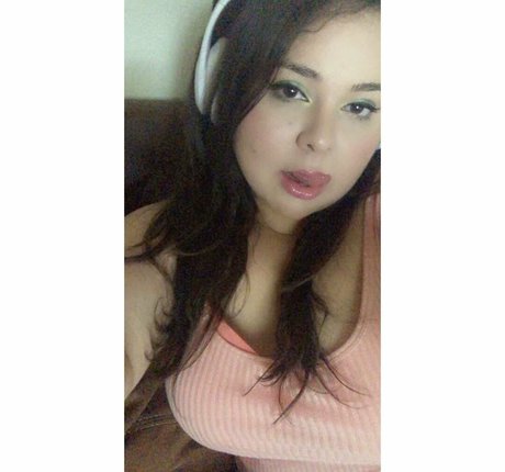 lilycupcakes model sexy photo