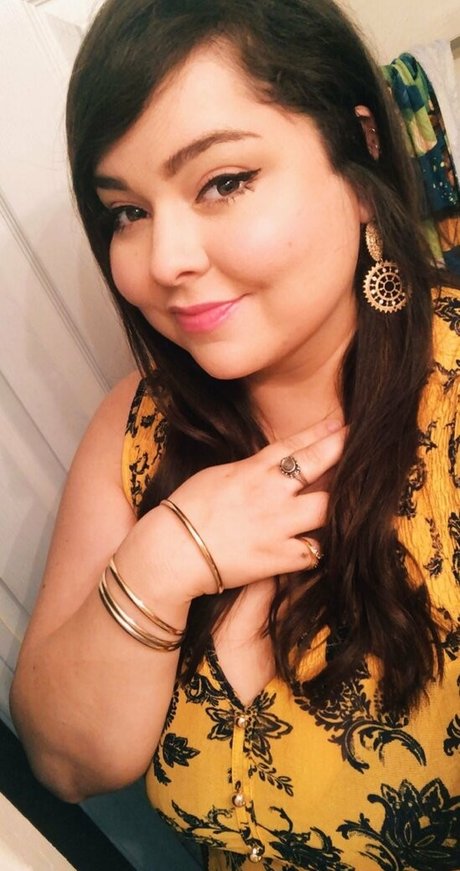 lilycupcakes hot star photos